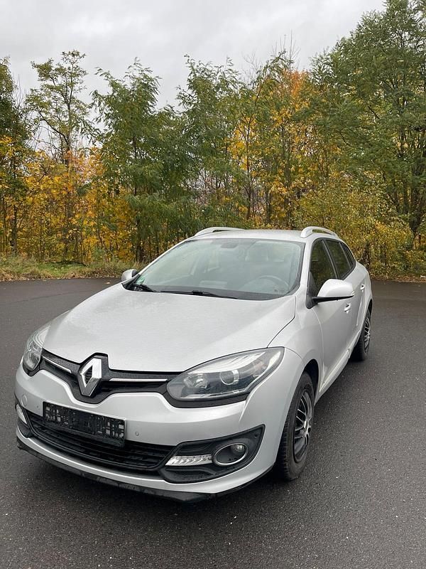 Silber Gebraucht 2014 Renault Mégane GrandTour Kombi | 4.444 € (Guter Preis) - Bild 1/4