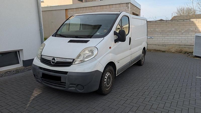 Gebraucht Opel Vivaro 114 PS (83 kW) 2007 Weiß Van / Kleinbus