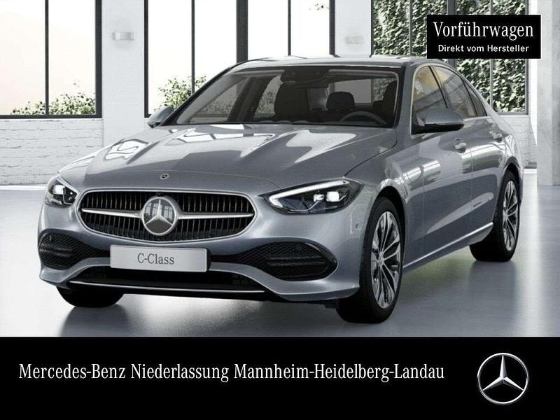 Silber Gebraucht 2025 Mercedes C200 Avantgarde Limousine | 46.450 € (Teuer) - Bild 1/4