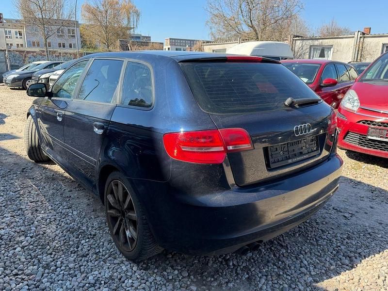 Gebraucht Audi A3 Ambiente 125 PS (91 kW) 2009 Blau Kleinwagen
