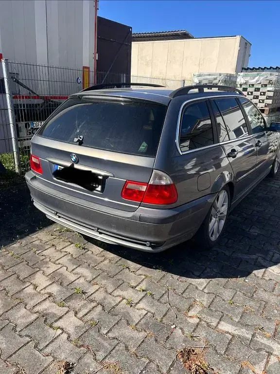 Gebraucht BMW 320 Sport Line 150 PS (110 kW) 2004 Grau Kombi