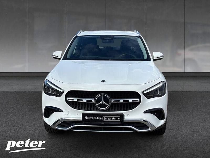 Gebraucht Mercedes GLA200 Progressive 163 PS (119 kW) 2024 Unilack polarweiß SUV