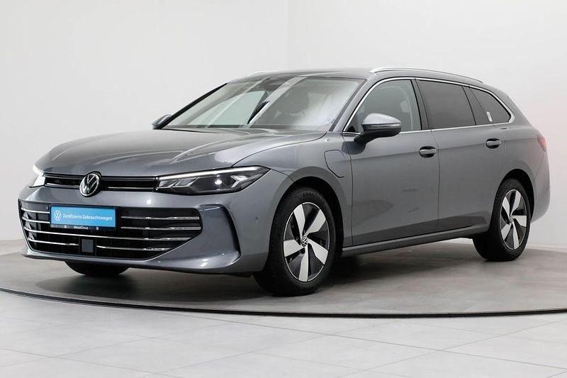Gebraucht VW Passat 150 PS (110 kW) 2025 Diabasgrau metallic Kombi