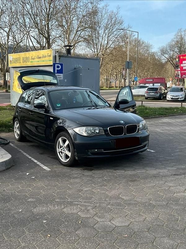 Gebraucht BMW 116 122 PS (89 kW) 2007 Schwarz Kleinwagen