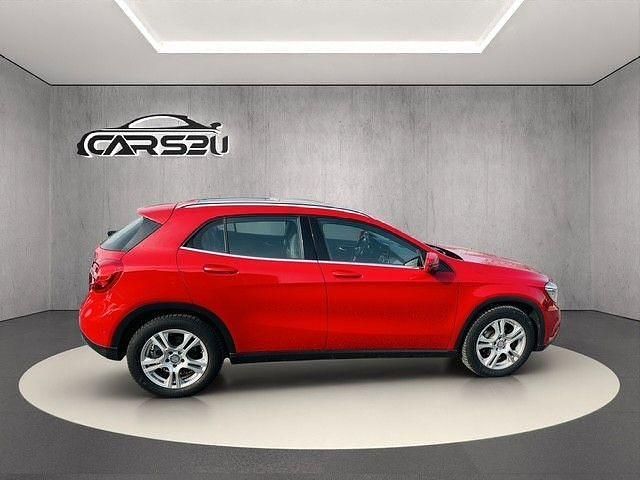 Gebraucht Mercedes GLA220 Urban 170 PS (125 kW) 2015 Rot SUV