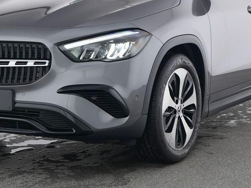 Gebraucht Mercedes GLA200 Advanced 163 PS (119 kW) 2024 Metalliclack mountaingrau SUV