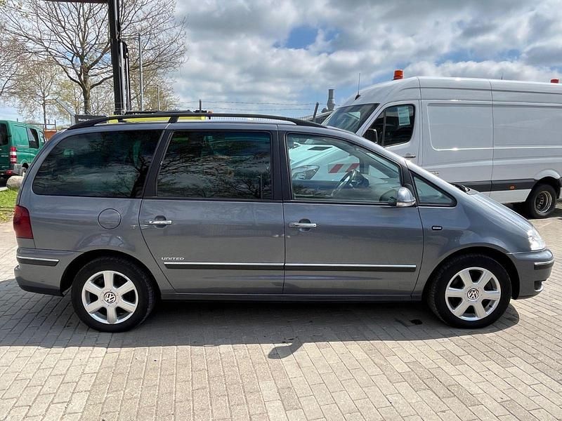 Gebraucht VW Sharan United 140 PS (102 kW) 2010 Grau Van / Kleinbus