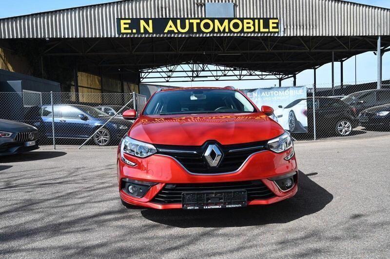 Rot Gebraucht 2018 Renault Mégane GrandTour Business Kombi | 13.100 € (Fairer Preis) - Bild 1/4