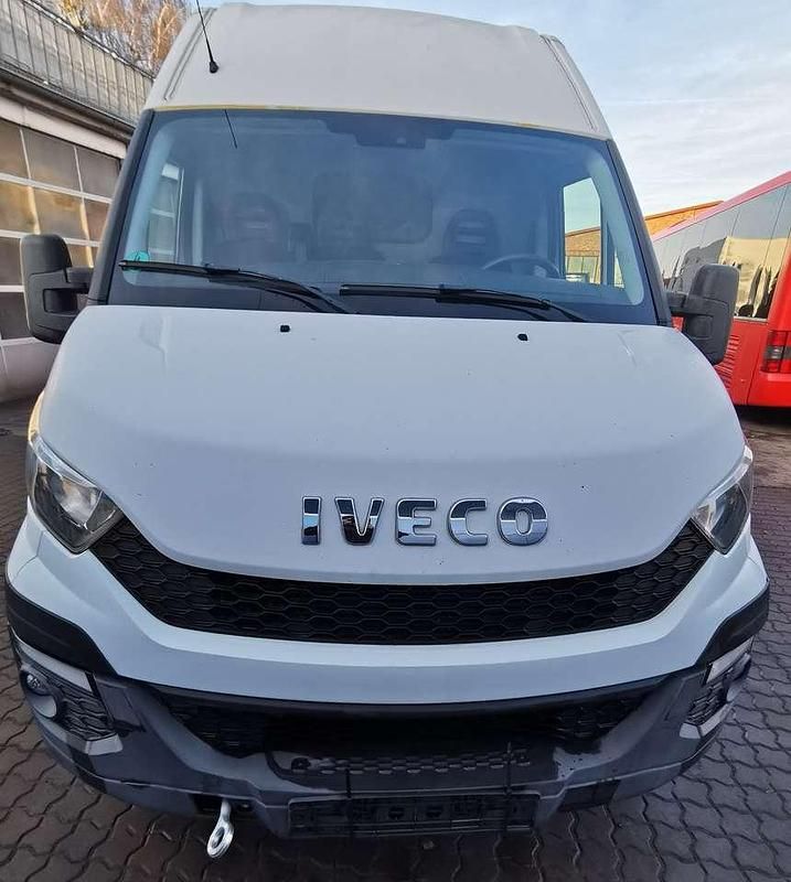Gebraucht Iveco Daily 136 PS (100 kW) 2015 Weiß Van