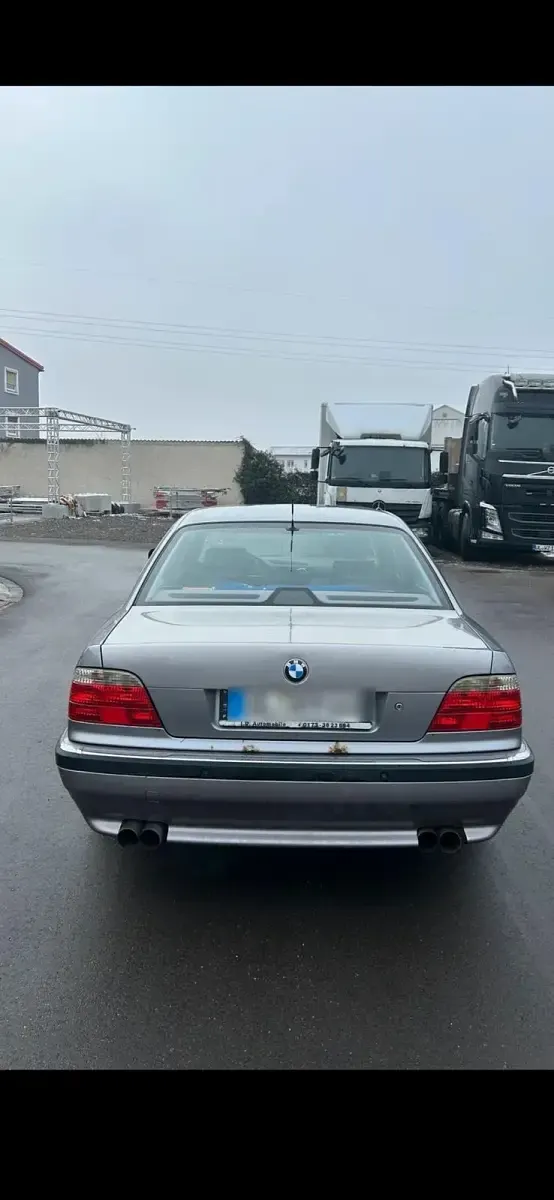 Gebraucht BMW 728 193 PS (141 kW) 1995 Silber Limousine