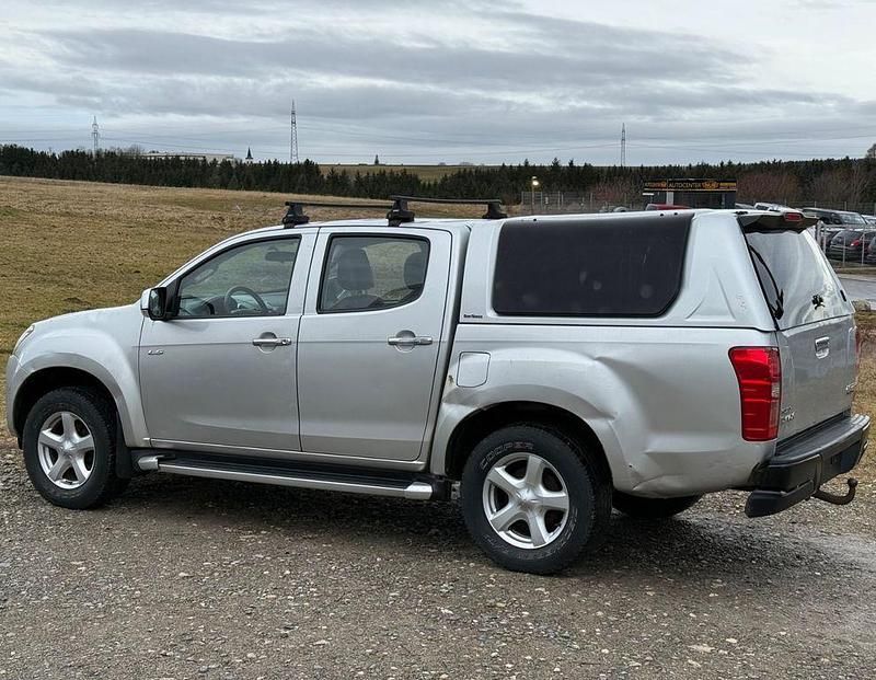 Gebraucht Isuzu D-Max 163 PS (119 kW) 2014 Silber Abholung