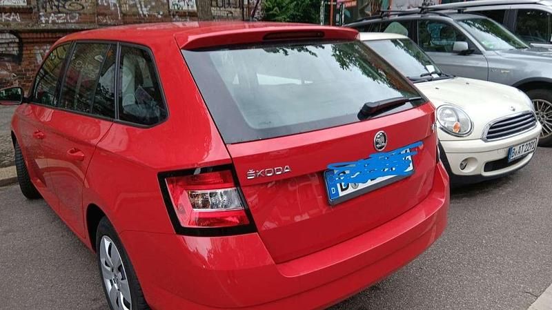 Rot Gebraucht 2015 Skoda Fabia Active Kleinwagen | 7.100 € (Guter Preis) - Bild 1/3