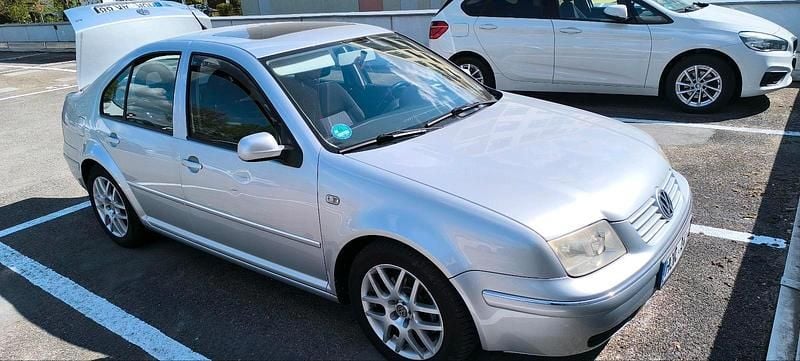 Second-hand VW Bora 102 CP (75 kW) 2002 Argintiu Berlinǎ