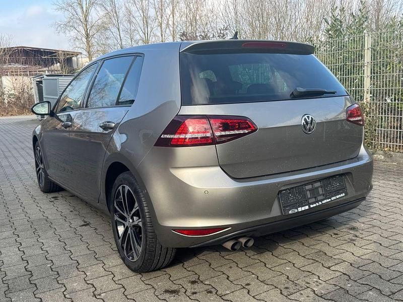 Gebraucht VW Golf VII Edition 150 PS (110 kW) 2015 Braun Limousine