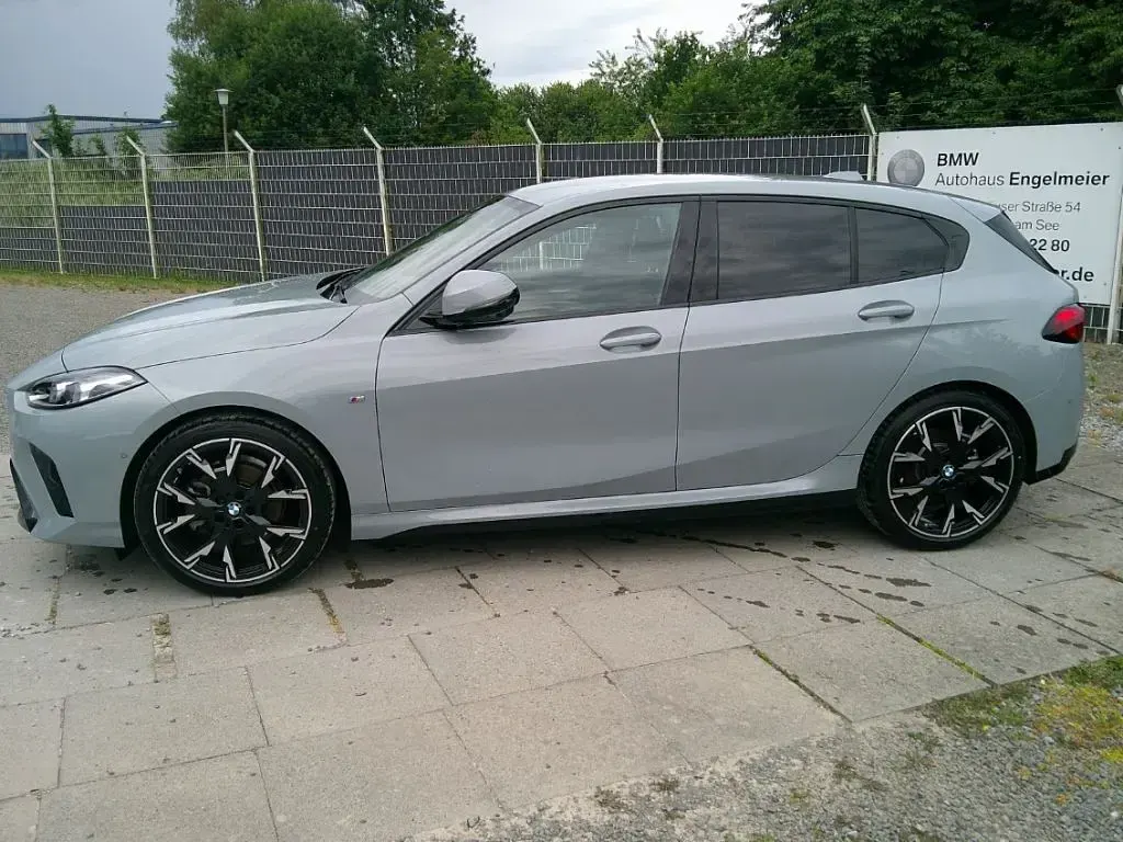 Gebraucht BMW 120 M Sport 163 PS (119 kW) 2025 Grau Kleinwagen