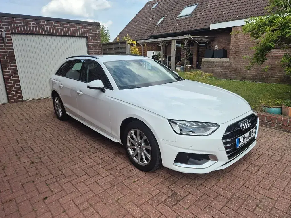 Gebraucht Audi A4 Advanced 163 PS (119 kW) 2020 Weiß Kombi