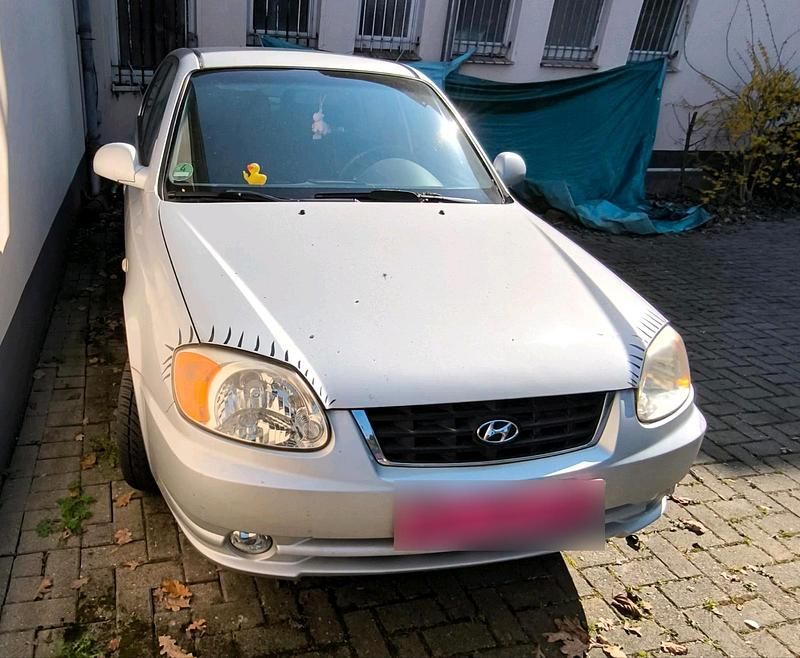 Gebraucht Hyundai Accent 84 PS (61 kW) 2003 Silber Limousine