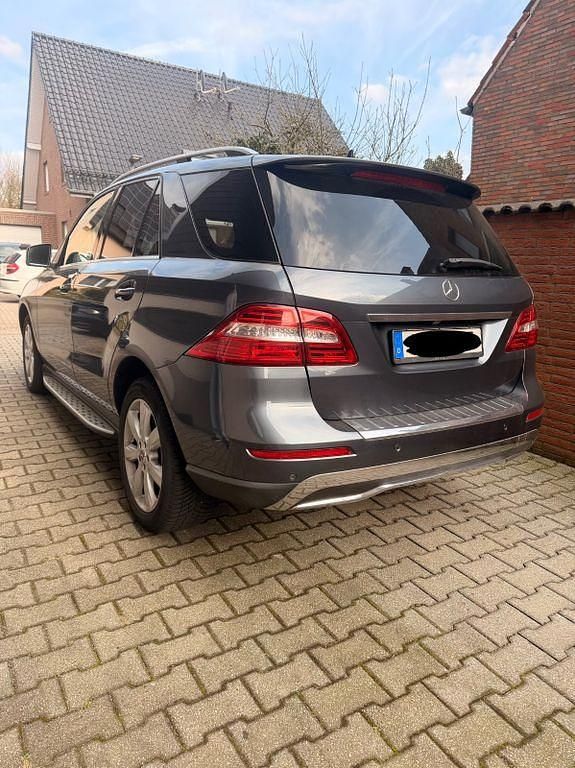 Gebraucht Mercedes ML350 258 PS (189 kW) 2013 Grau SUV