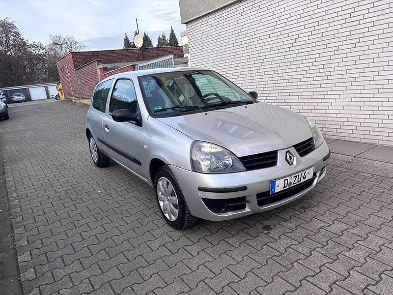 Grau Gebraucht 2007 Renault Clio II Campus Kleinwagen | 1.999 € (Fairer Preis) - Bild 1/4