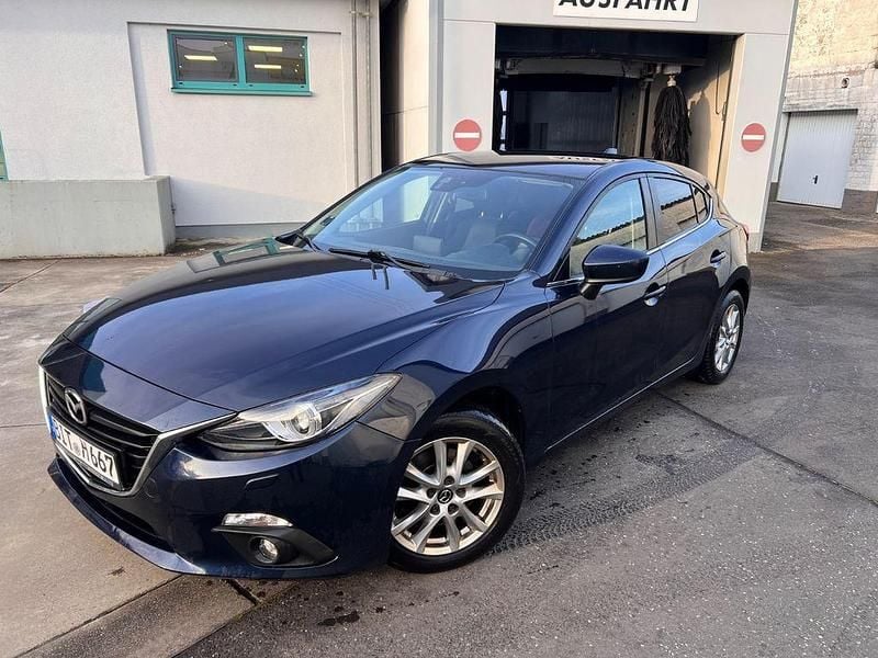 Blau Gebraucht 2015 Mazda 3 Center-Line Limousine | 5.900 € (Guter Preis) - Bild 1/4