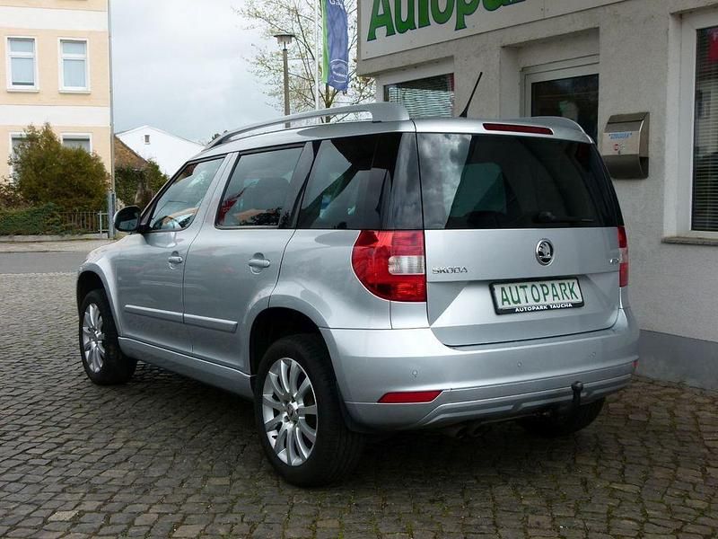 Gebraucht Skoda Yeti 125 PS (91 kW) 2016 Stribrna brilliant/ brilliants SUV