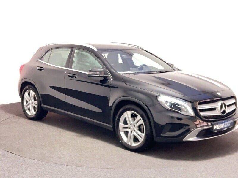 Gebraucht Mercedes GLA200 156 PS (114 kW) 2015 Schwarz SUV