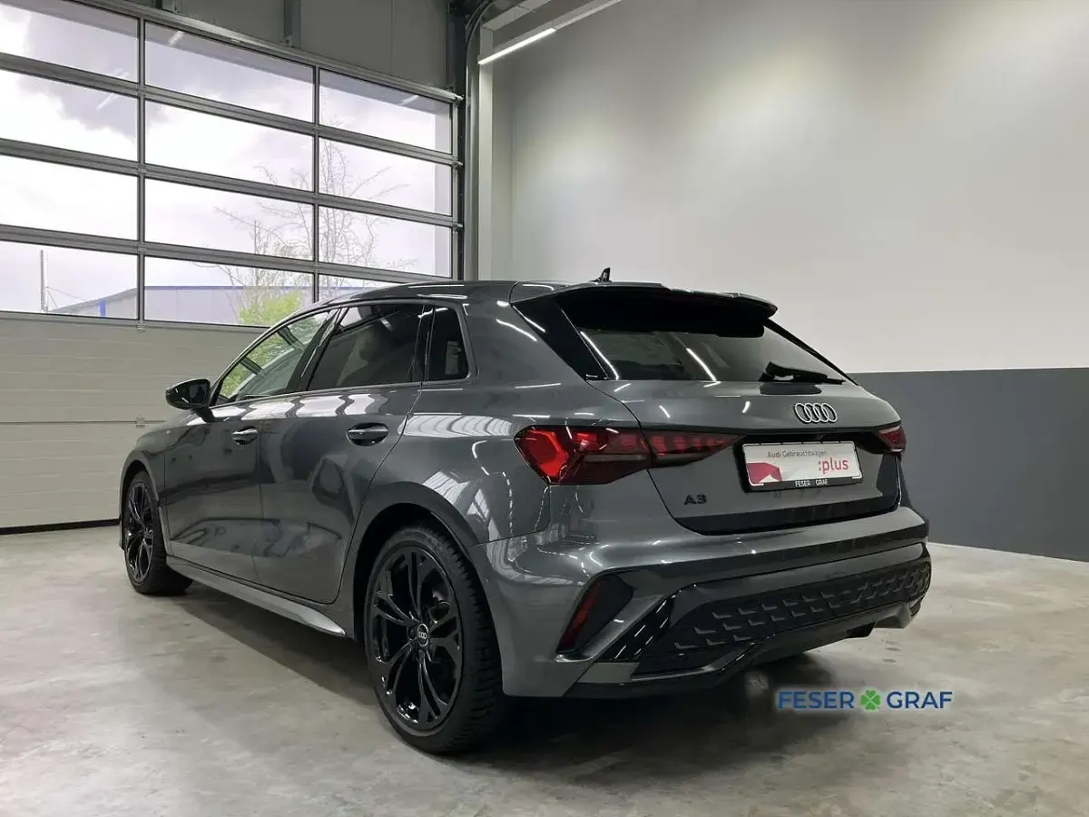 Gebraucht Audi A3 S-Line 150 PS (110 kW) 2025 Daytonagrau perleffekt Limousine
