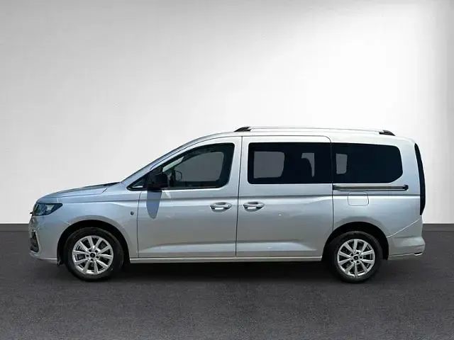 Gebraucht Ford Grand Tourneo Connect Titanium 122 PS (89 kW) 2024 Cyclone stardust silver Van / Kleinbus