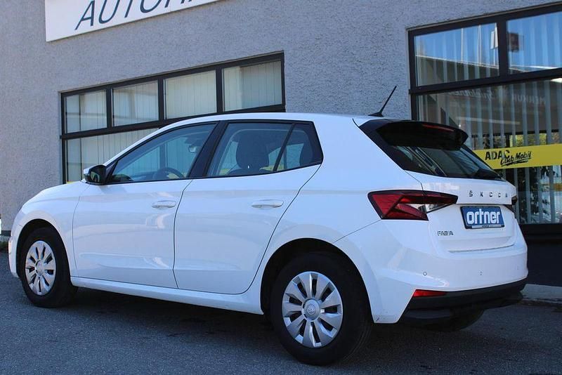 Gebraucht Skoda Fabia 65 PS (47 kW) 2022 Weiß Kleinwagen