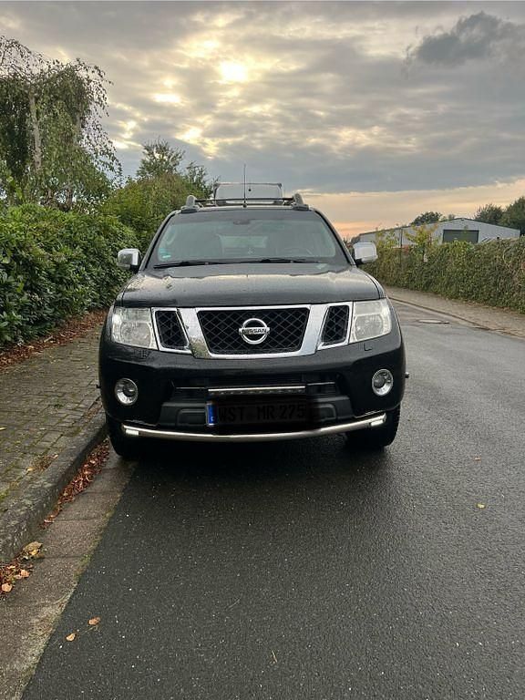 Schwarz Gebraucht 2016 Nissan Navara Abholung | 16.800 € (Fairer Preis) - Bild 1/4