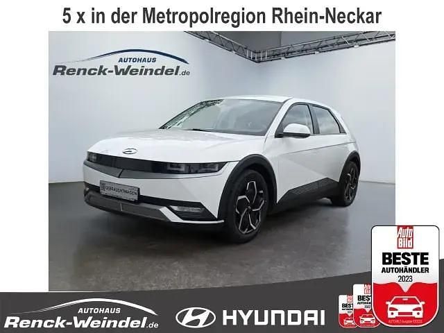 Weiss Gebraucht 2022 Hyundai Ioniq 5 SUV | 27.989 € (Etwas zu teuer) - Bild 1/4