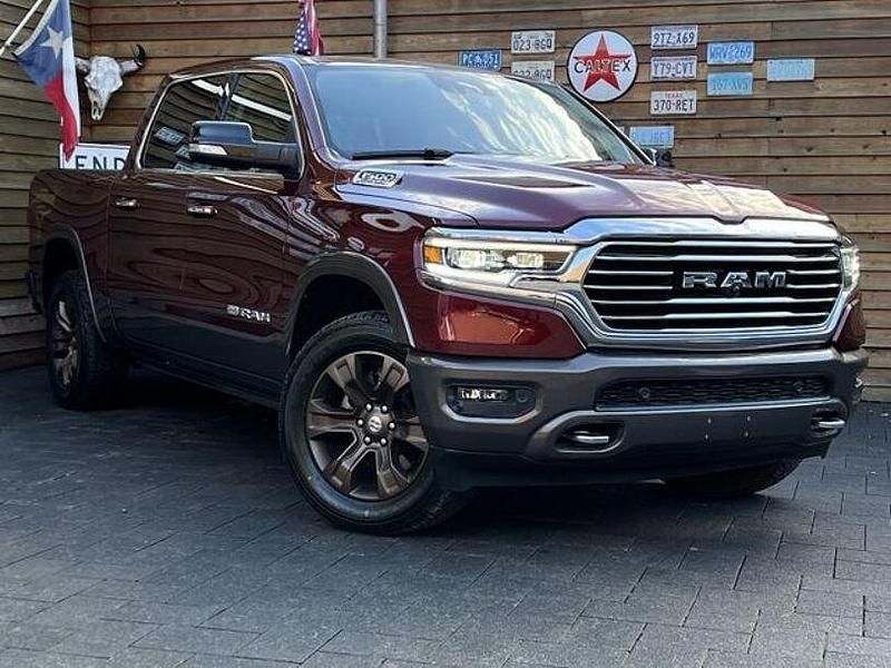 Gebraucht Dodge Ram 401 PS (294 kW) 2018 Rot Abholung