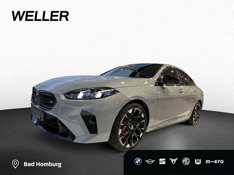 Black sapphire (schwarz) Gebraucht 2025 BMW M235 Comfort Edition Coupé | 52.890 € - Bild 1/4