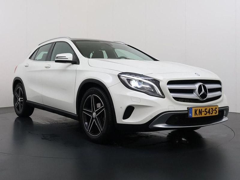 Gebraucht Mercedes GLA180 Prestige 122 PS (89 kW) 2016 Weiß SUV
