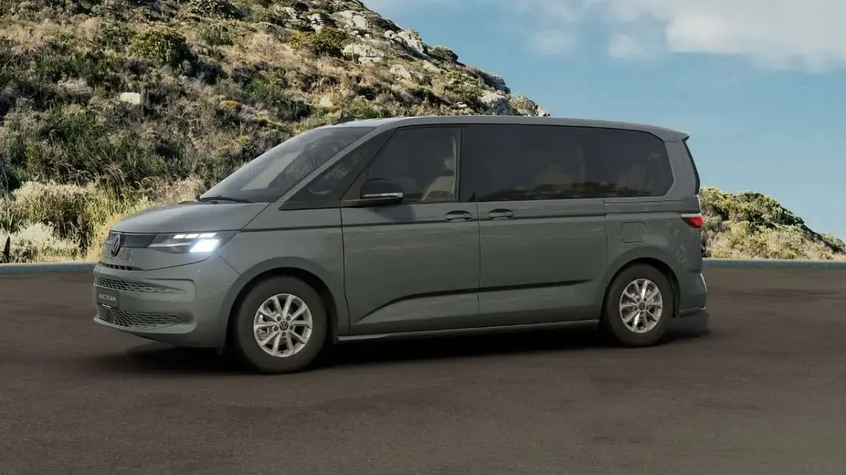 Gebraucht VW Multivan Basis 136 PS (100 kW) 2024 Pure grey Van / Kleinbus