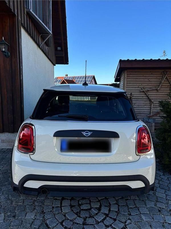 Second-hand Mini ONE 102 CP (75 kW) 2022 Negru Hatchback