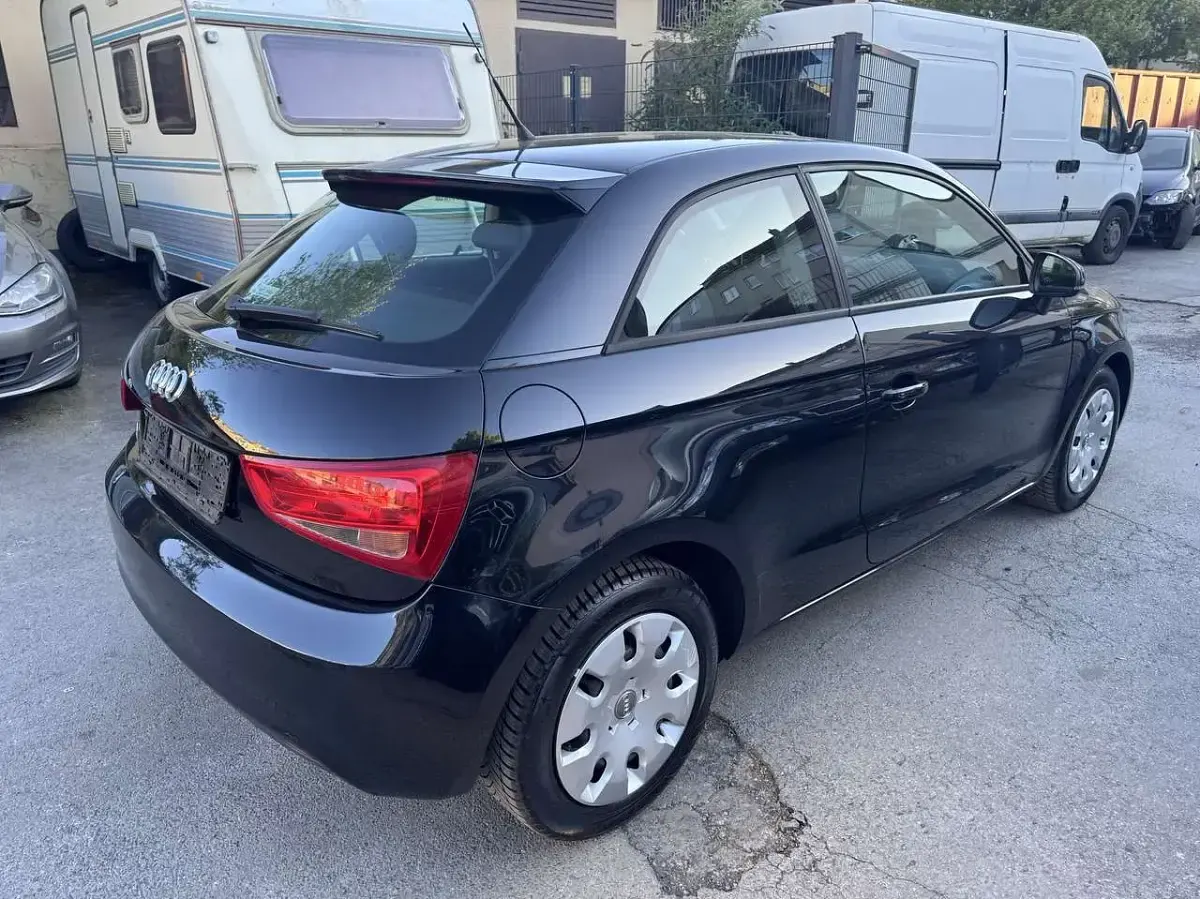 Second-hand Audi A1 Attraction 86 CP (63 kW) 2012 Negru Hatchback