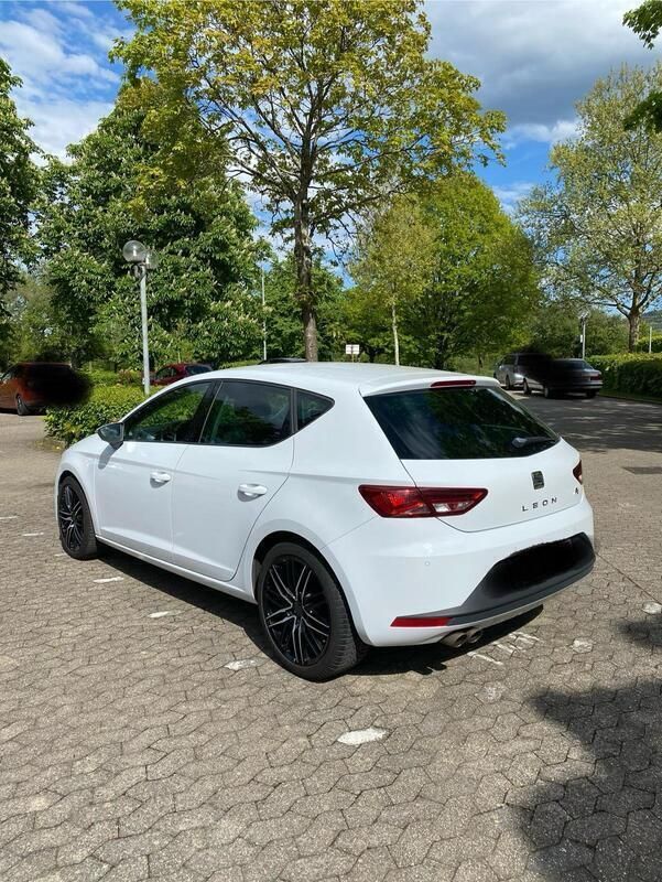 Weiß Gebraucht 2013 Seat Leon FR Kleinwagen | 9.999 € (Teuer) - Bild 1/4