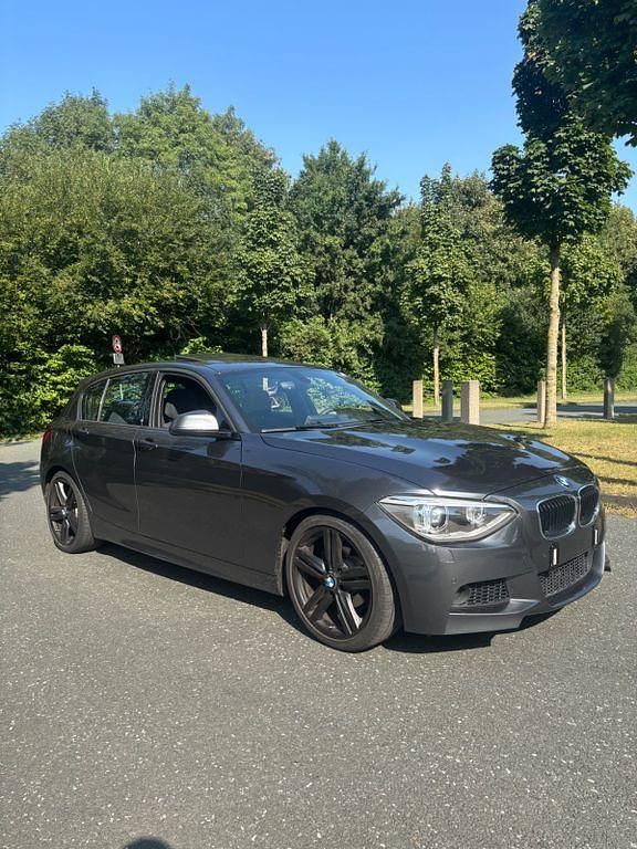 Grau Gebraucht 2013 BMW 116 M Sport Kleinwagen | 9.500 € (Fairer Preis) - Bild 1/4