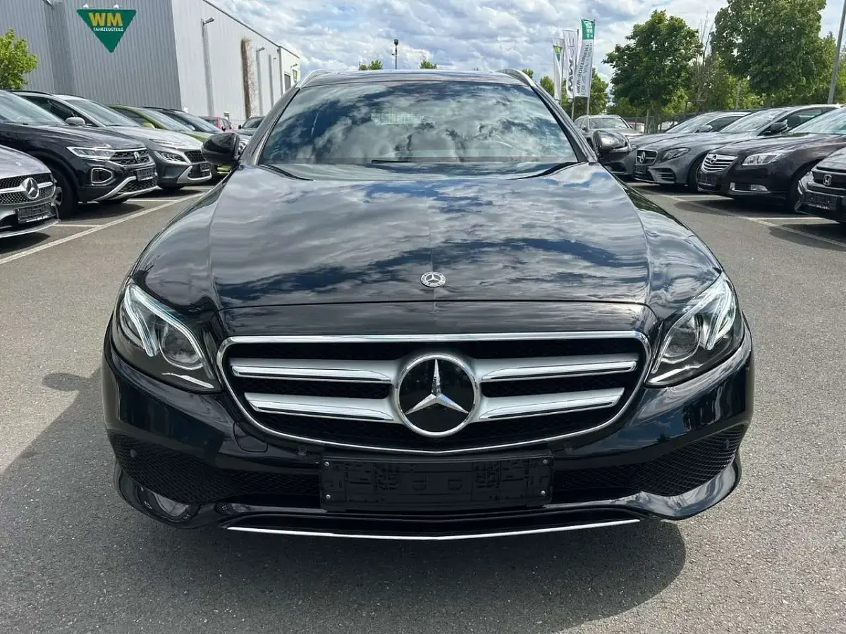 Gebraucht Mercedes E200 Avantgarde 184 PS (135 kW) 2017 Obsidian Kombi
