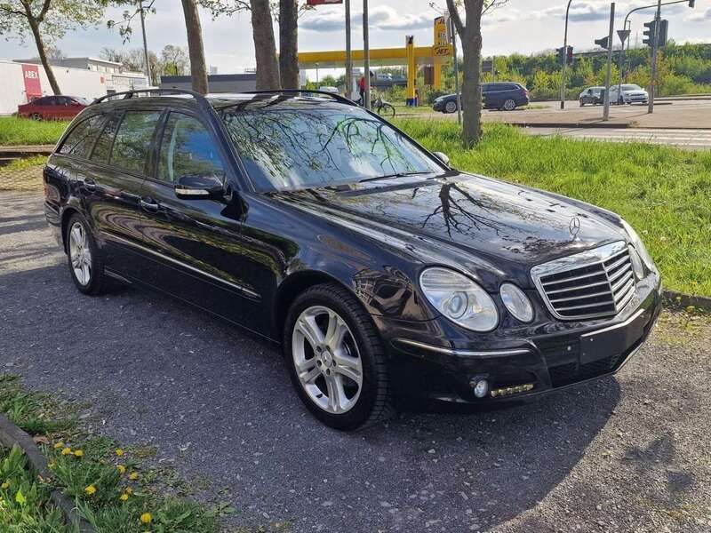 Schwarz Gebraucht 2006 Mercedes E200 Kombi | 3.999 € (Guter Preis) - Bild 1/4
