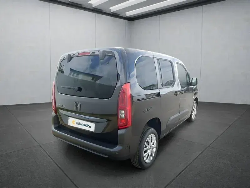 Neu Fiat Doblò 131 PS (96 kW) 2026 Schwarz Van / Kleinbus