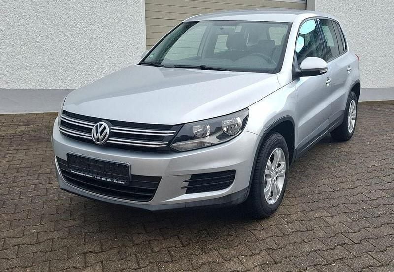 Gebraucht VW Tiguan Trendline 110 PS (80 kW) 2012 Grau SUV