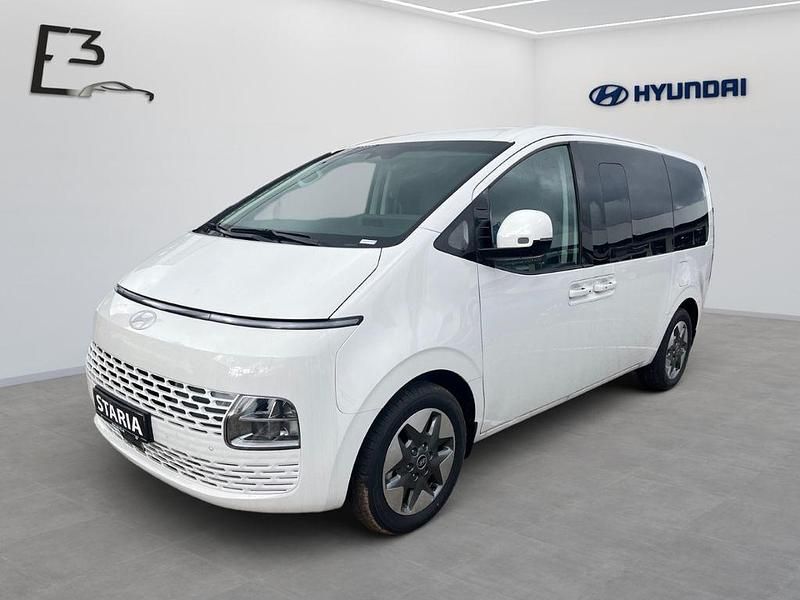 Creamy white / sol Neu 2025 Hyundai Staria Turbo Van | 47.490 € - Bild 1/4