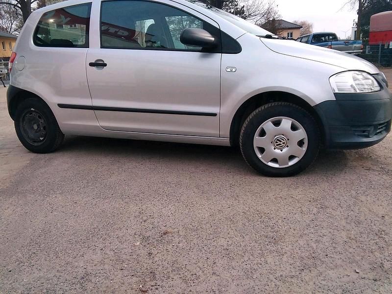 Gebraucht VW Fox 55 PS (40 kW) 2010 Silber Kleinwagen