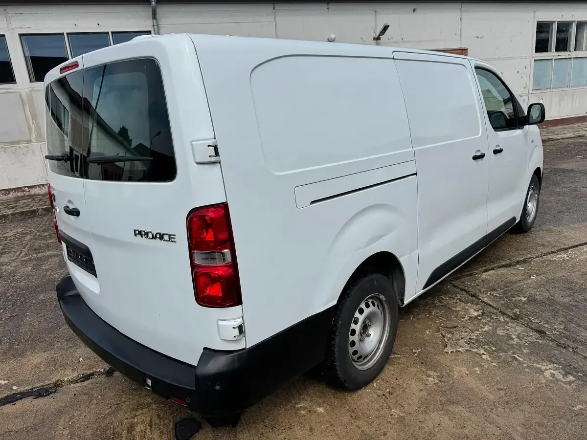 Gebraucht Toyota Proace 144 PS (105 kW) 2022 Weiß Van / Kleinbus
