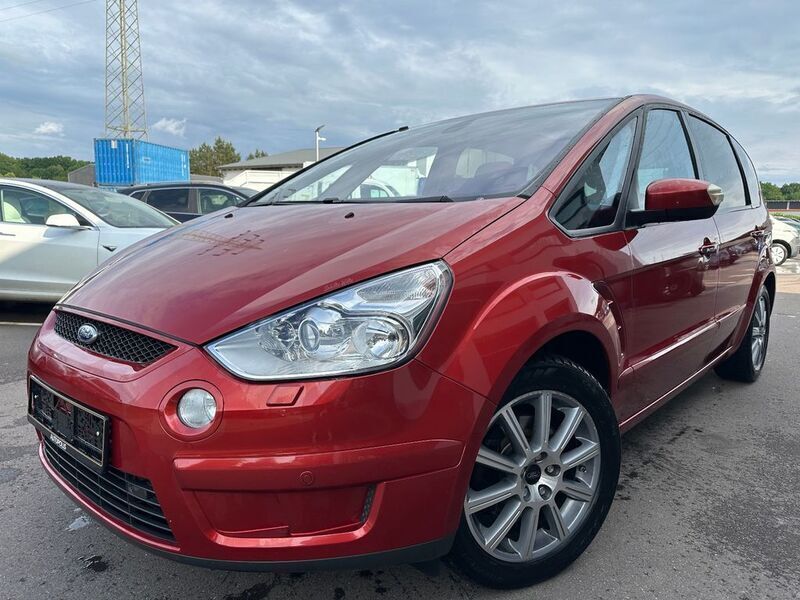 Rot Gebraucht 2009 Ford S-MAX Titanium Van / Kleinbus | 4.480 € (Guter Preis) - Bild 1/4