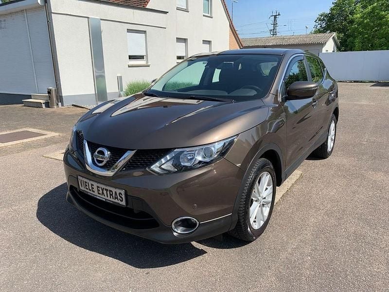 Braun Gebraucht 2016 Nissan Qashqai Acenta SUV | 8.990 € (Guter Preis) - Bild 1/4