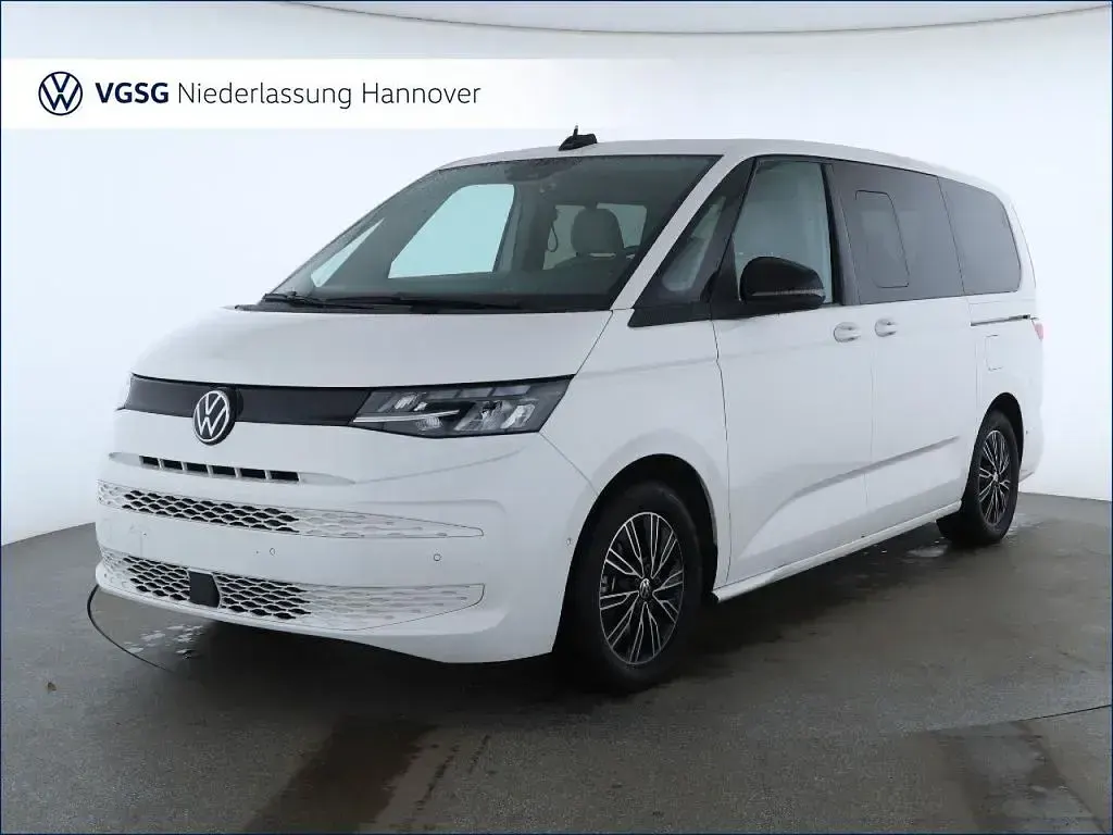Second-hand VW Multivan 150 CP (110 kW) 2025 Alb Monovolum