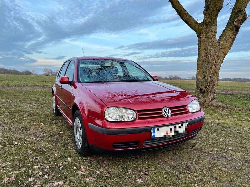 Rot Gebraucht 2002 VW Golf IV Comfortline Limousine | 1.380 € (Teuer) - Bild 1/4